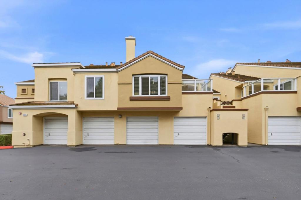 6985 Rodling Drive G Property Photo 1