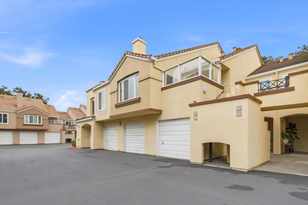 6985 Rodling Drive G Property Photo 2