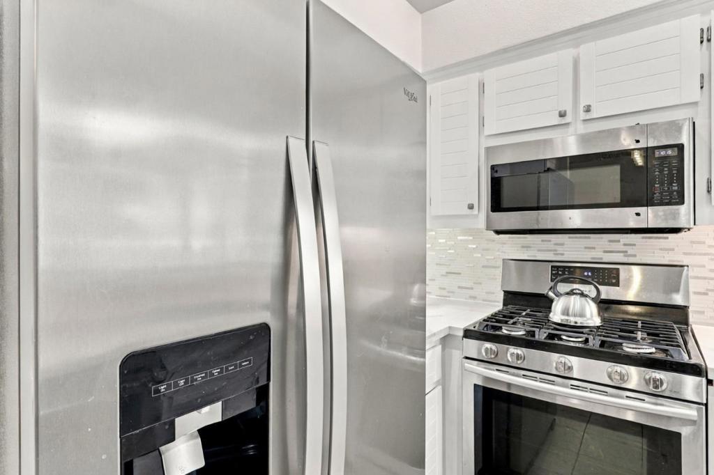 6985 Rodling Drive G Property Photo 15