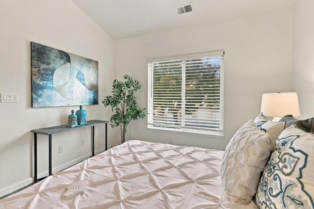 6985 Rodling Drive G Property Photo 24