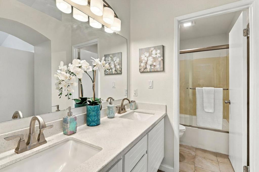 6985 Rodling Drive G Property Photo 28