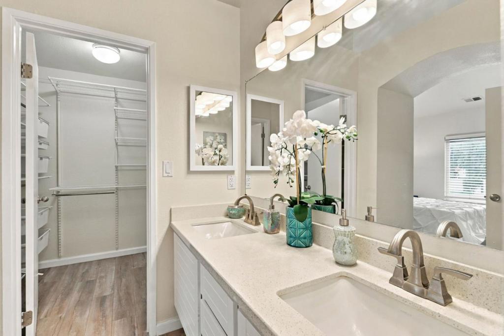 6985 Rodling Drive G Property Photo 29