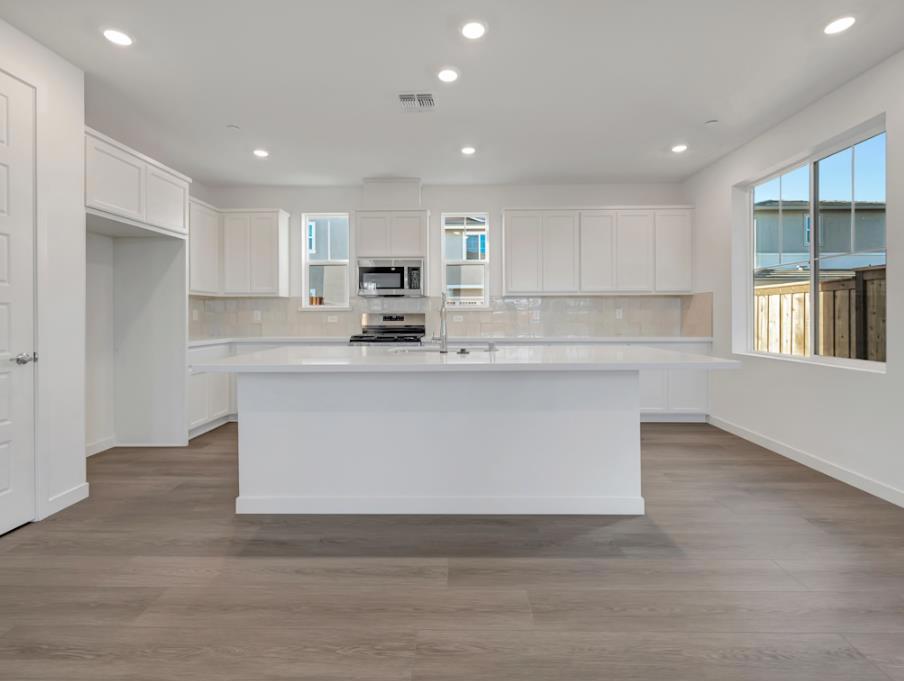 5737 Pathway Drive Property Photo 11