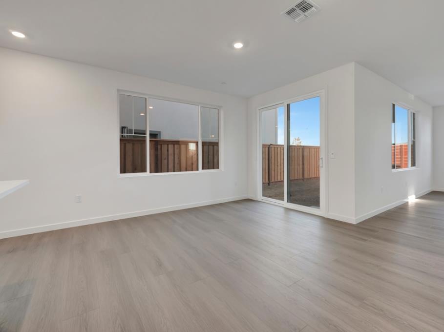 5737 Pathway Drive Property Photo 15