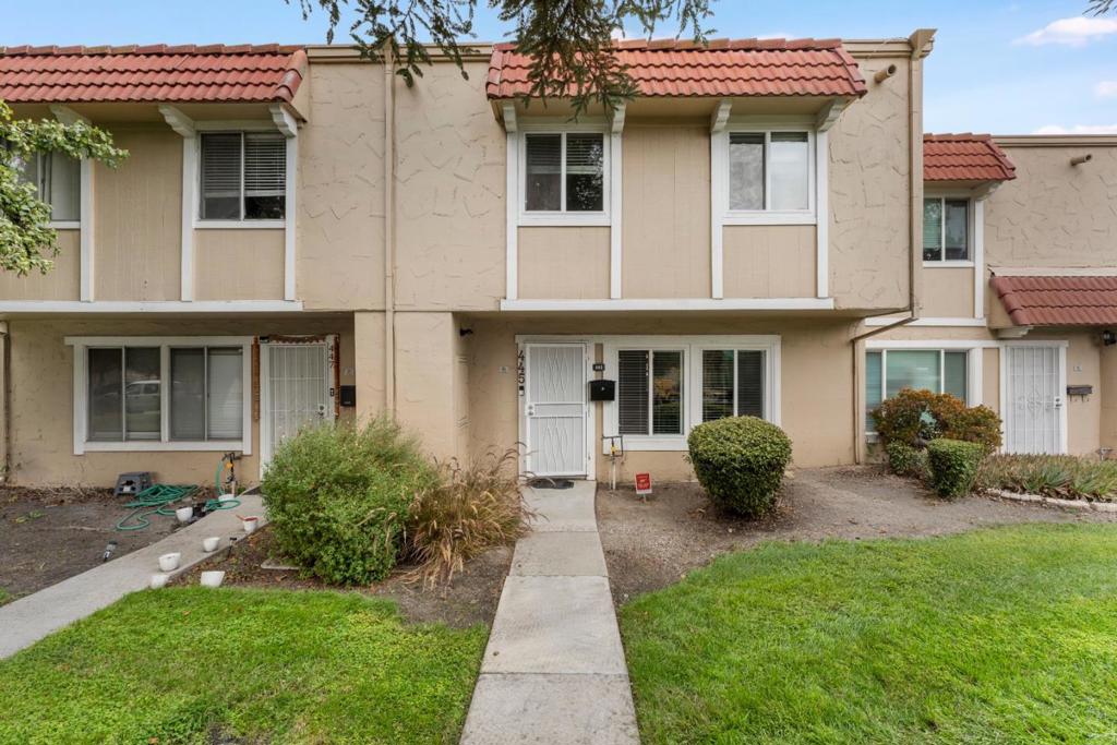 445 Velasco Drive Property Photo 1