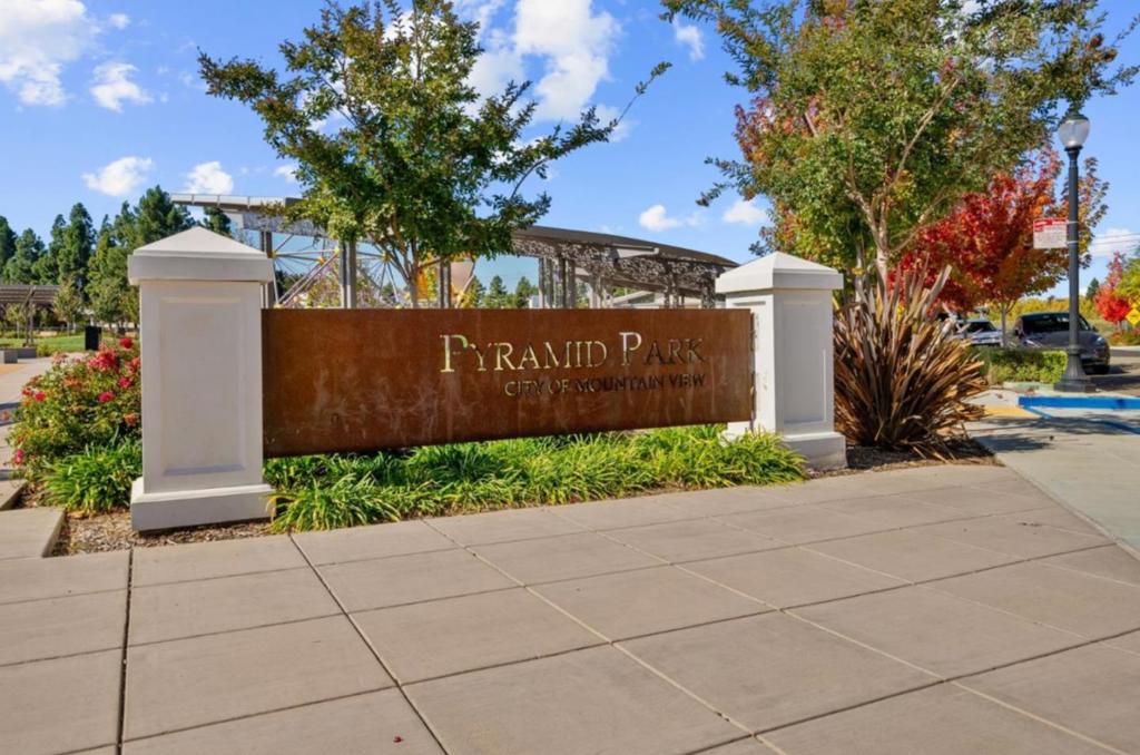 101 Infinity Way Property Photo 1