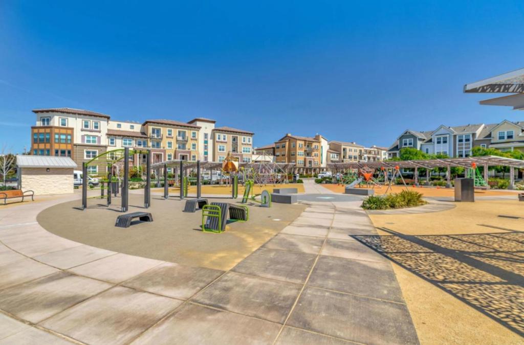 101 Infinity Way Property Photo 24
