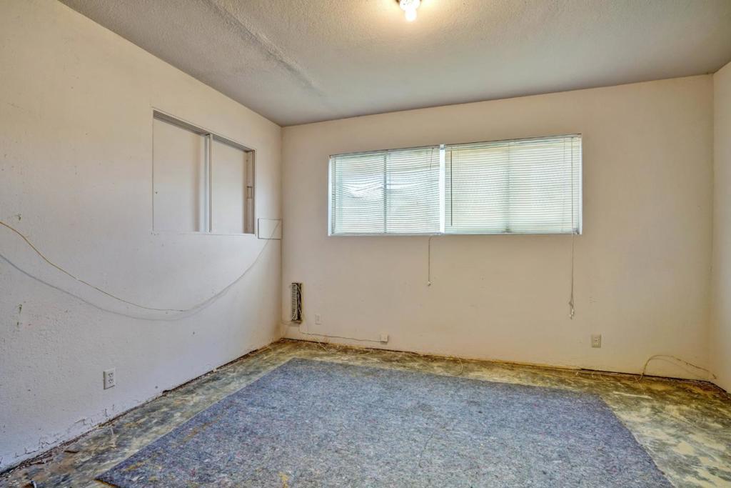 10007 San Leandro Street Property Photo 7