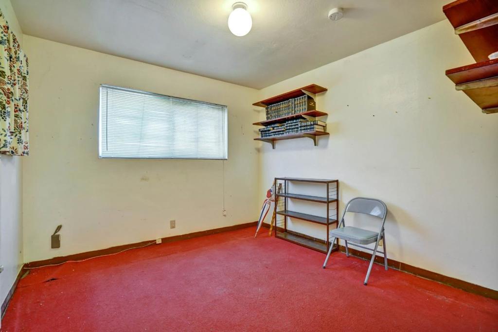 10007 San Leandro Street Property Photo 9
