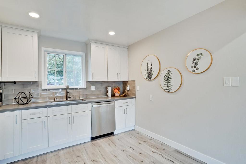 263 E Hemlock Avenue Property Photo 12