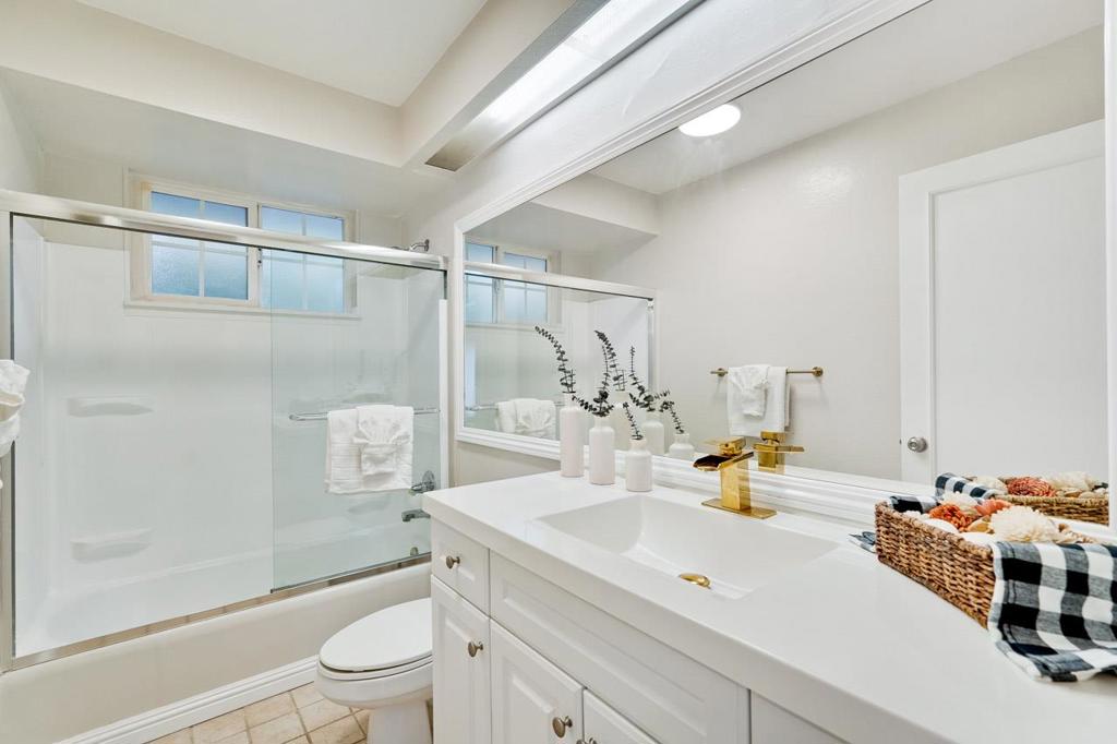 263 E Hemlock Avenue Property Photo 18