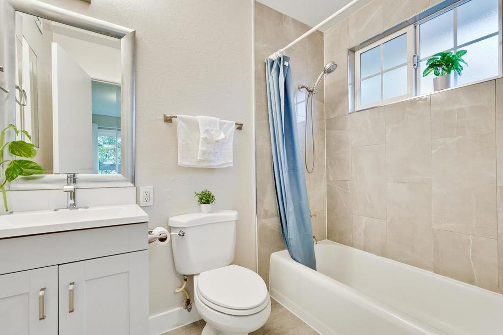 263 E Hemlock Avenue Property Photo 24
