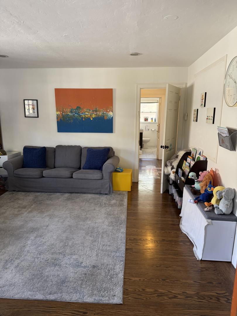 697 Menlo Avenue A Property Photo 3