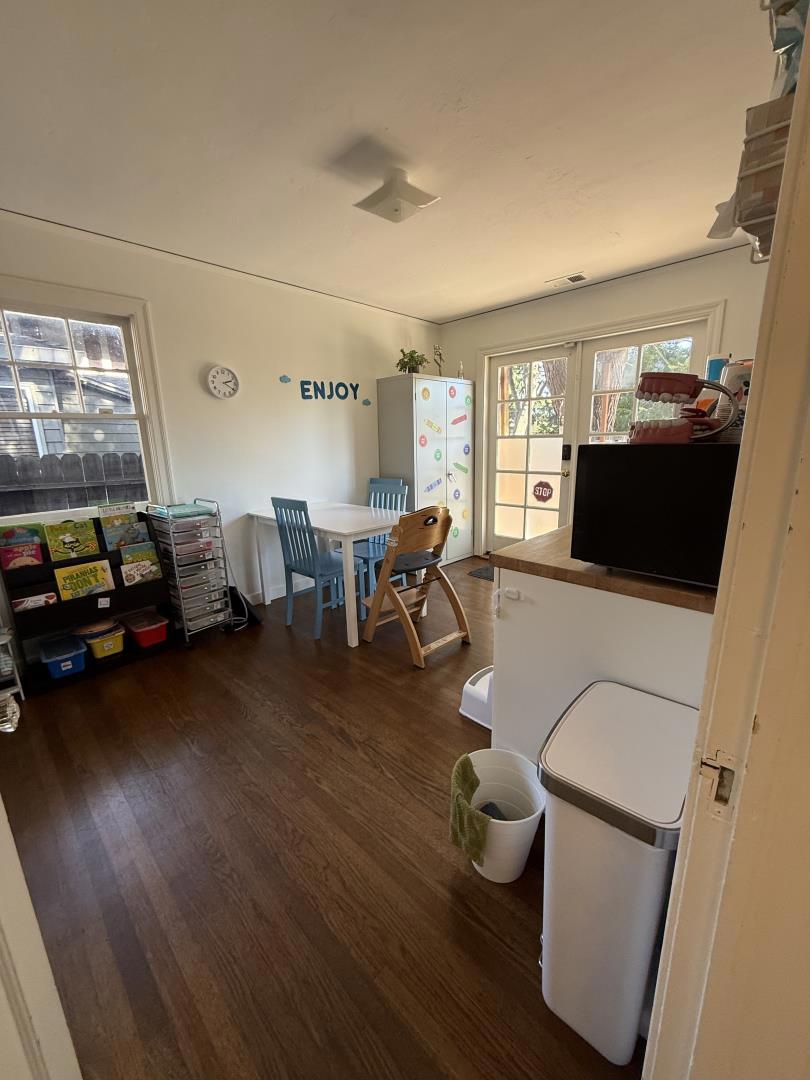 697 Menlo Avenue A Property Photo 8