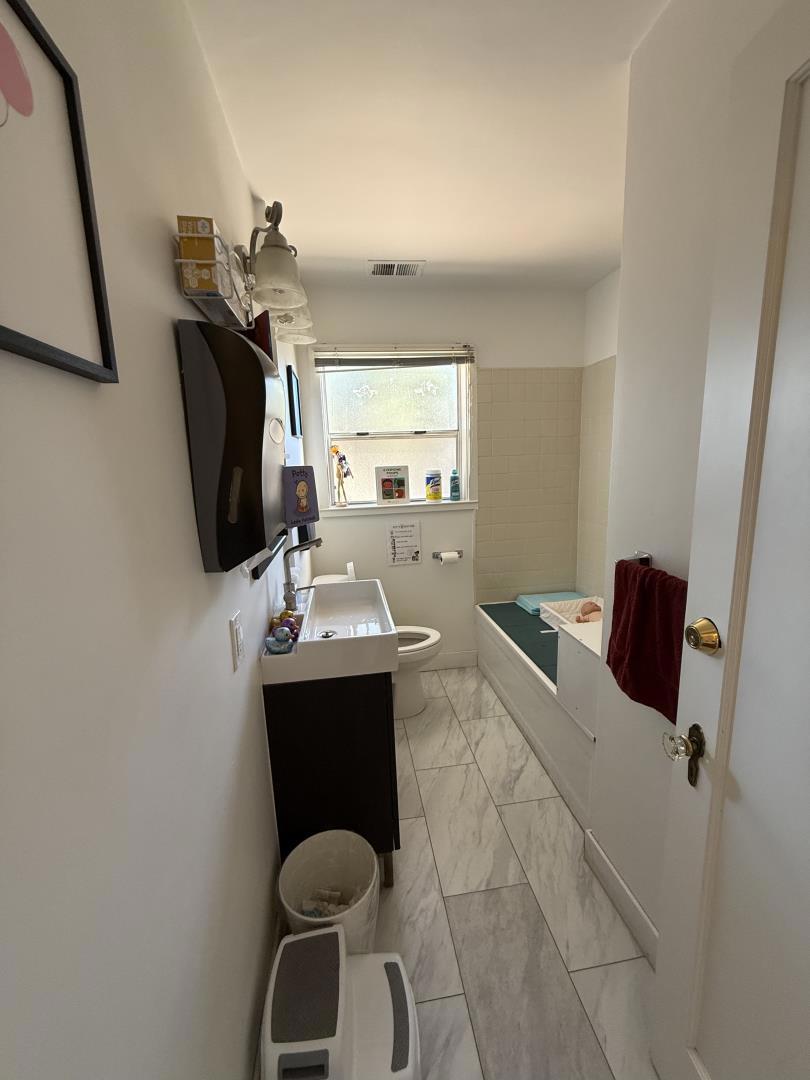 697 Menlo Avenue A Property Photo 10