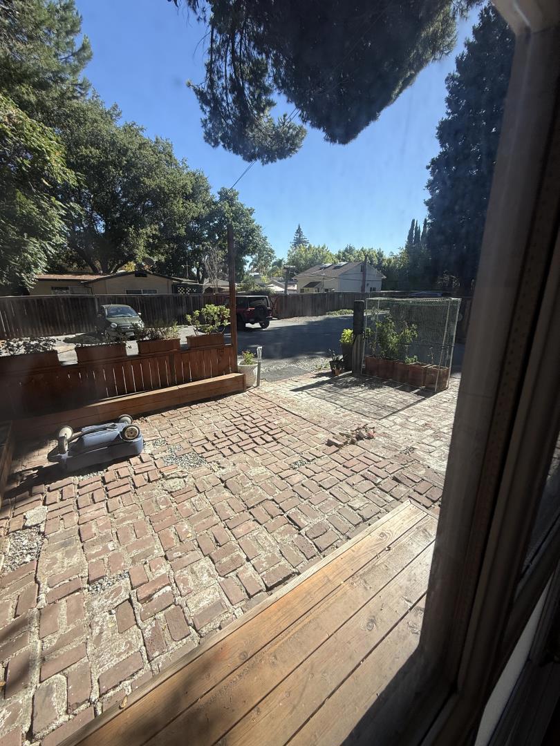 697 Menlo Avenue A Property Photo 11