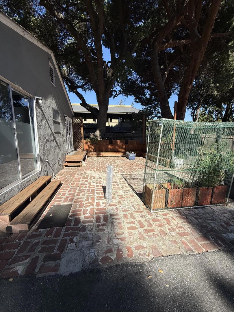 697 Menlo Avenue A Property Photo 12
