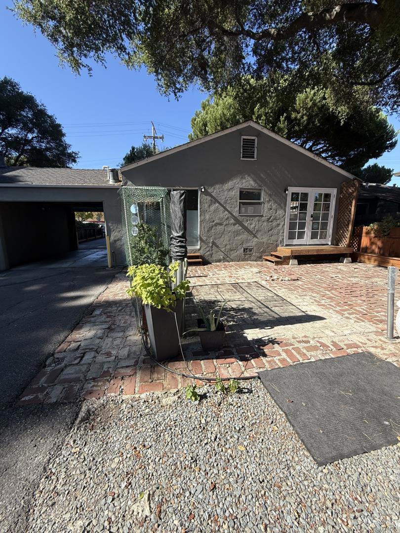 697 Menlo Avenue A Property Photo 13