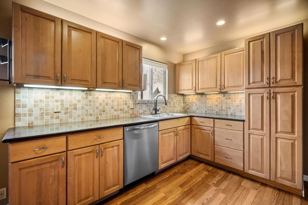 575 5th Street Property Photo 2