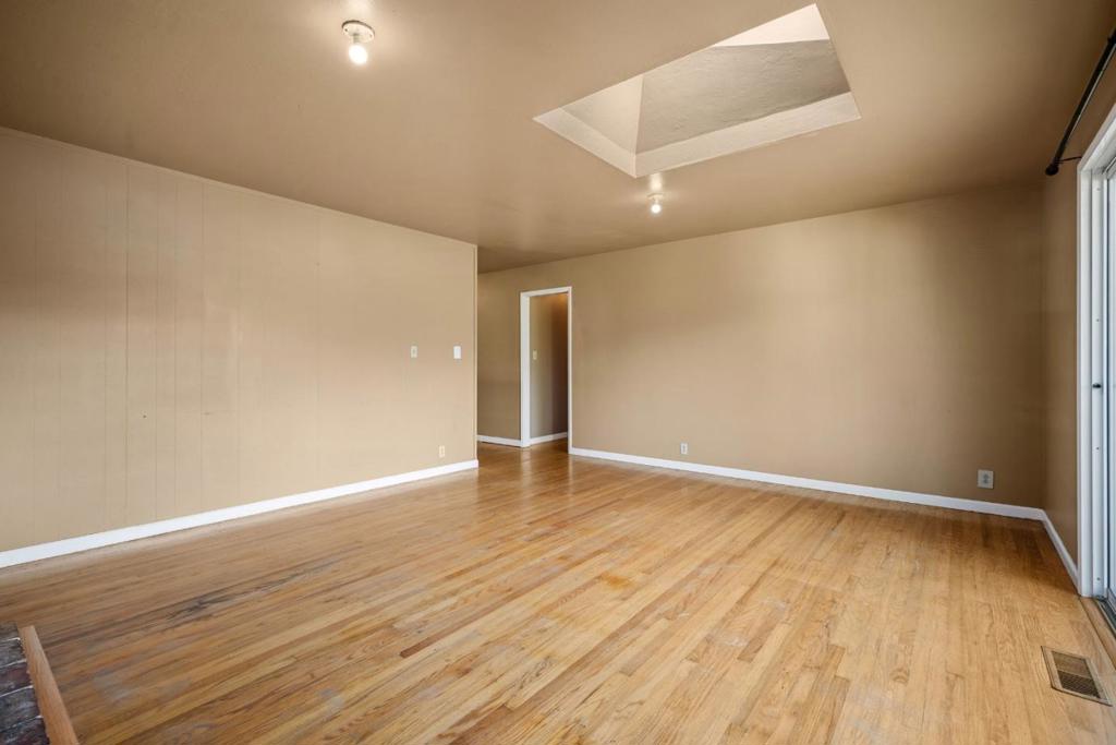 575 5th Street Property Photo 8