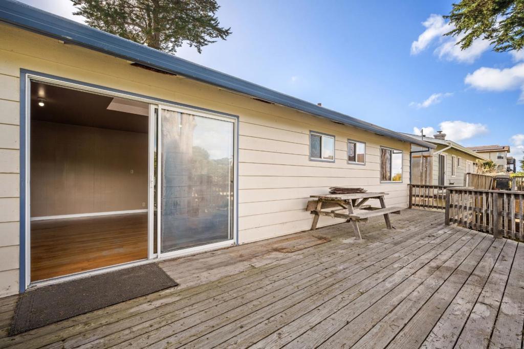 575 5th Street Property Photo 9