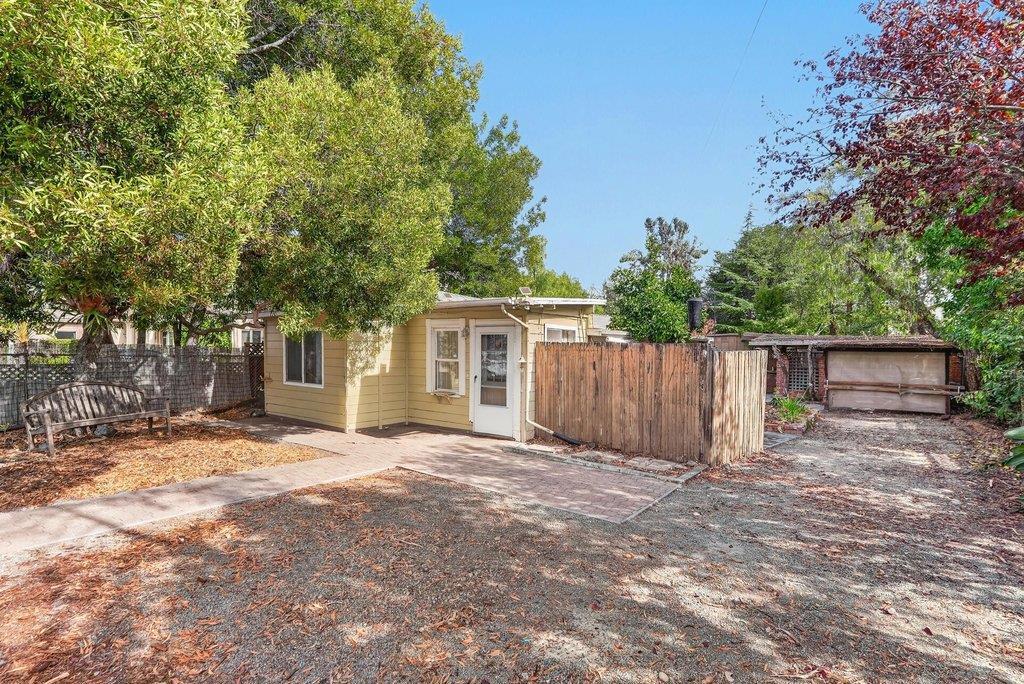 10590 San Leandro Avenue Property Photo 2