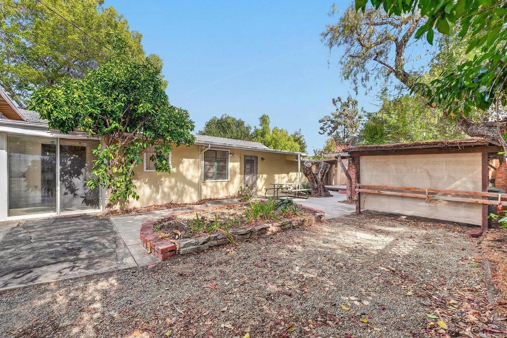 10590 San Leandro Avenue Property Photo 14