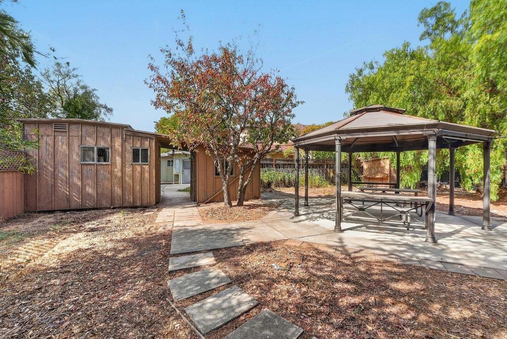 10590 San Leandro Avenue Property Photo 22