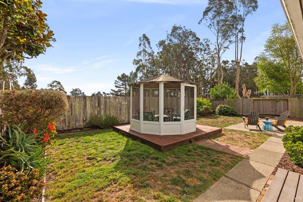 200 Coral Reef Avenue Property Photo 12