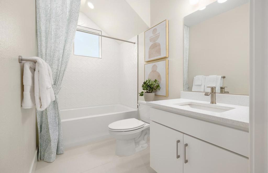 2704 Tiburon Street Property Photo 2