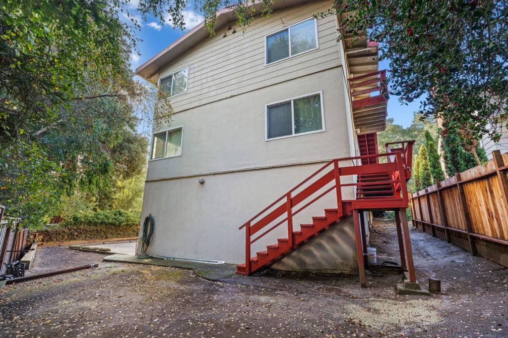 950 Lighthouse Avenue Property Photo 13