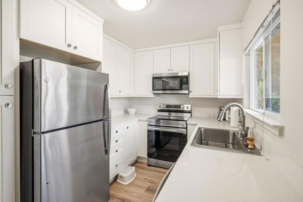 950 Lighthouse Avenue Property Photo 19