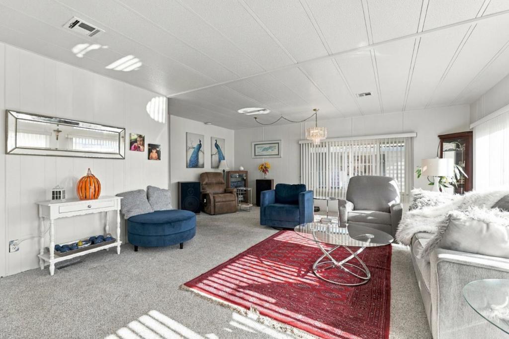 150 Kern Street 86 Property Photo 6