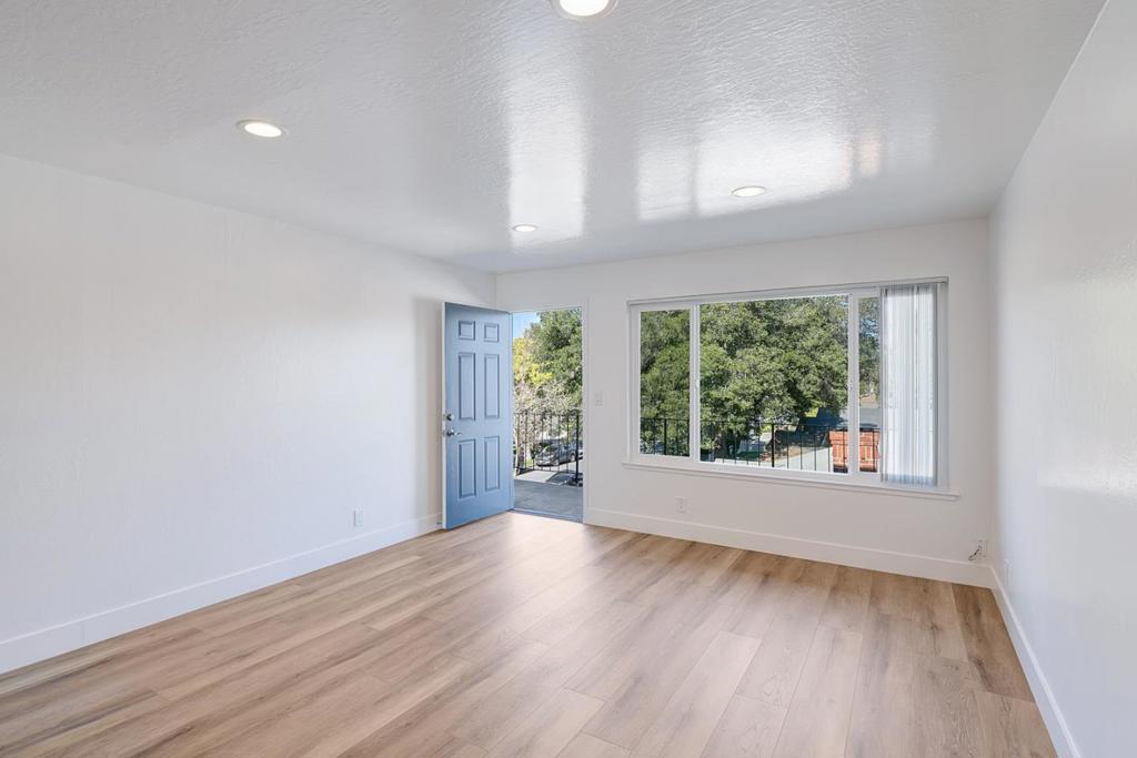 467 Clinton Street Property Photo 4