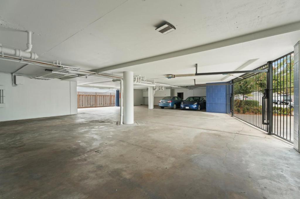 467 Clinton Street Property Photo 14