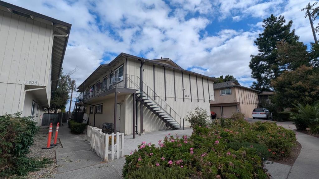 3819 Barker Drive Property Photo 1