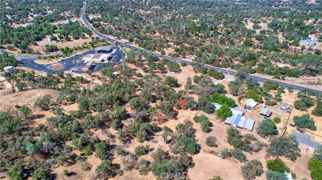 32183 Highway 41 Property Photo 3