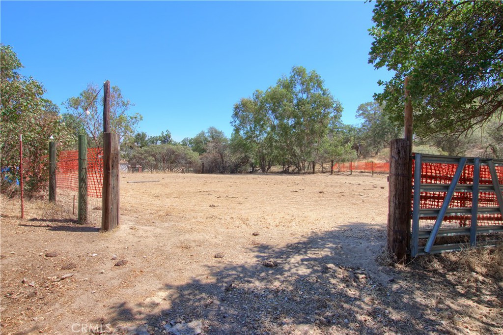 32183 Highway 41 Property Photo 21