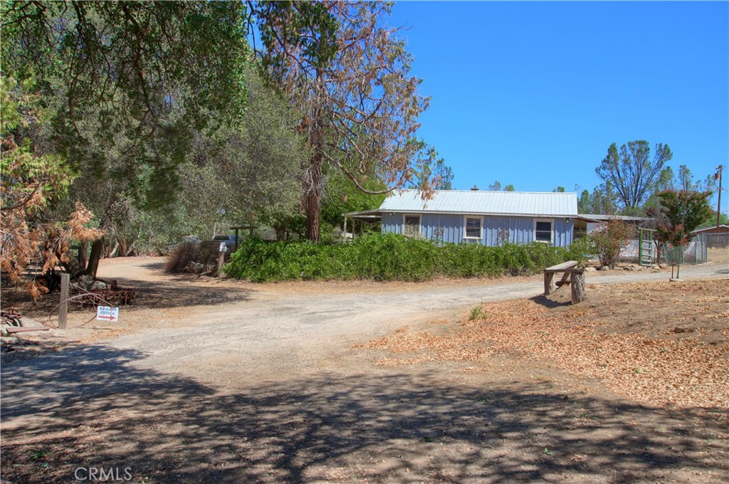 32183 Highway 41 Property Photo 32