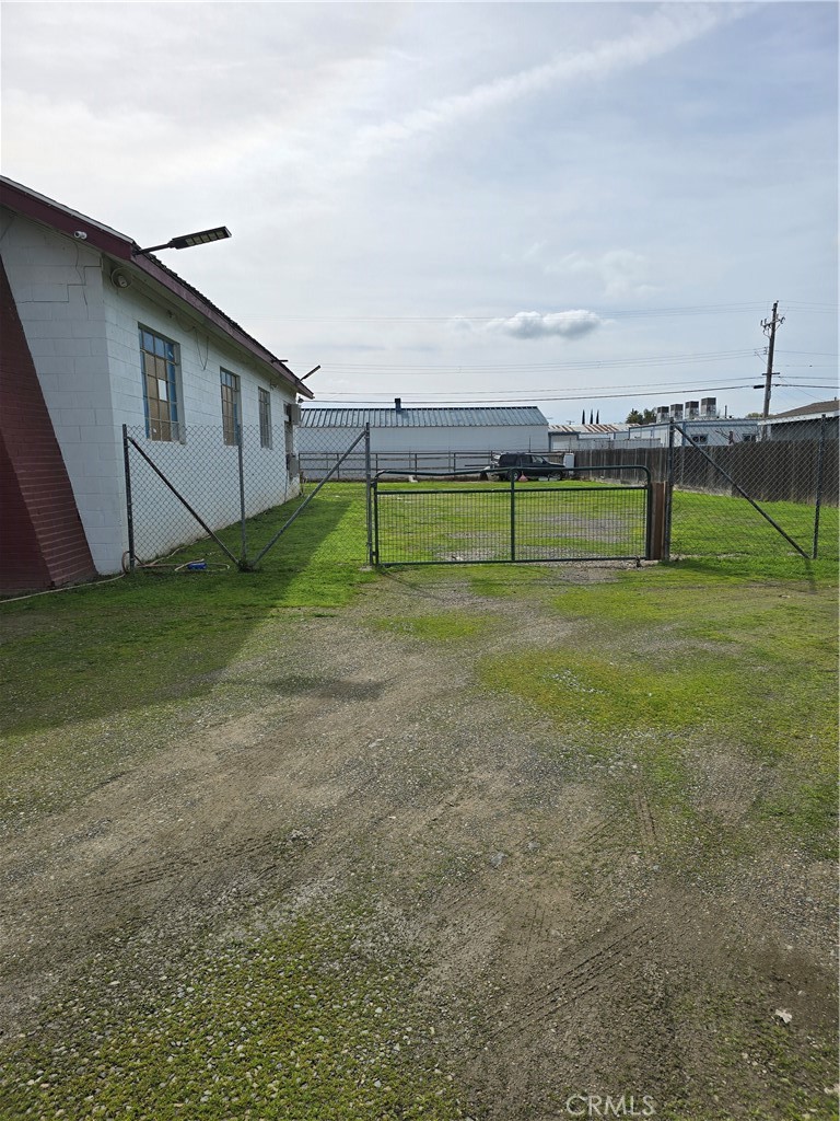 332 W 8th Street Property Photo 2