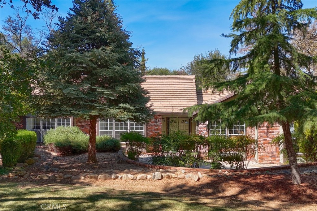 2631 Oak Woods Court Property Photo 1