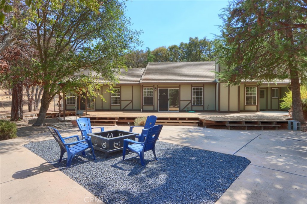 2631 Oak Woods Court Property Photo 2