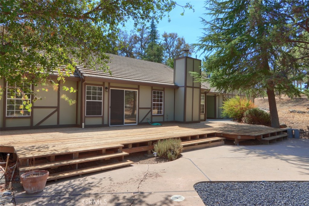 2631 Oak Woods Court Property Photo 3