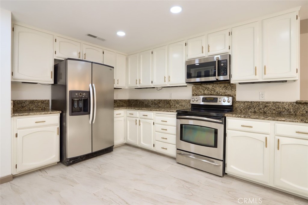 2631 Oak Woods Court Property Photo 17