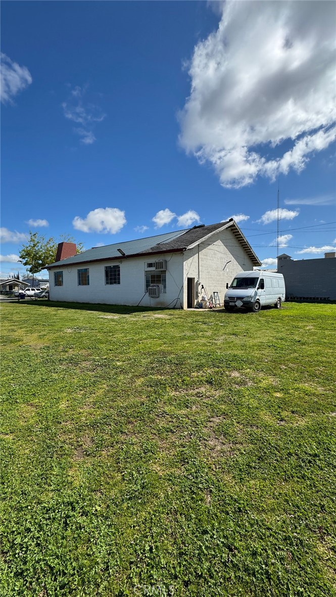 332 W 8th Street Property Photo 7