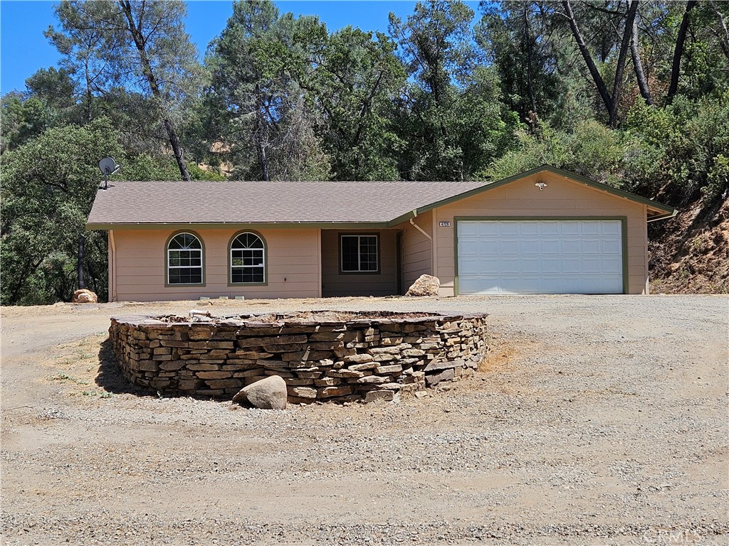 4729 Lookout Mountain Road Property Photo 1