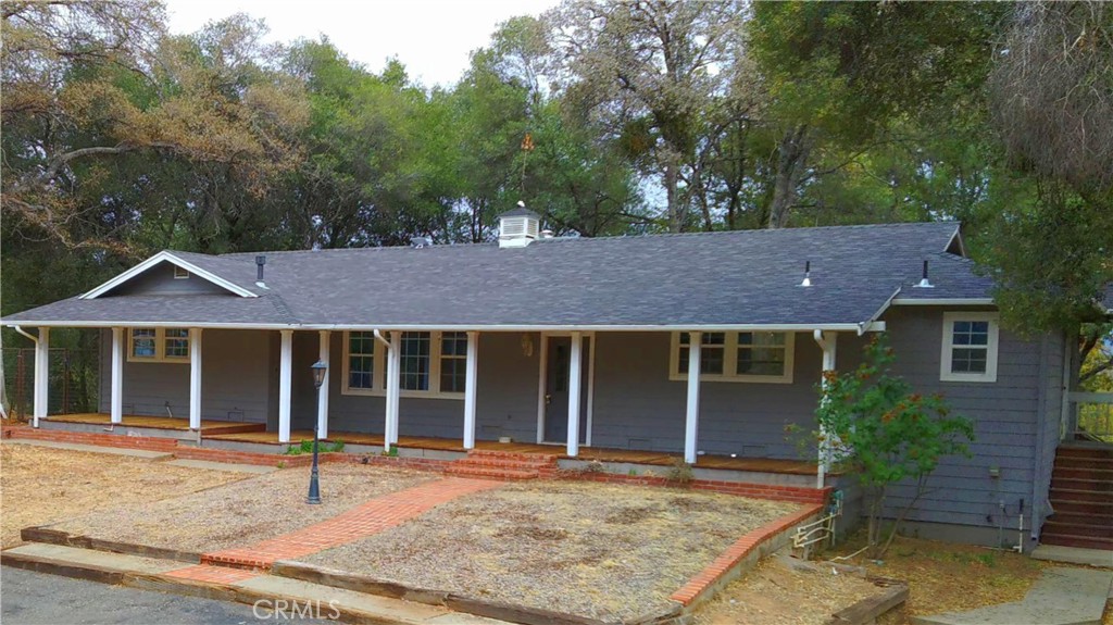 5264 Davis Road Property Photo 1