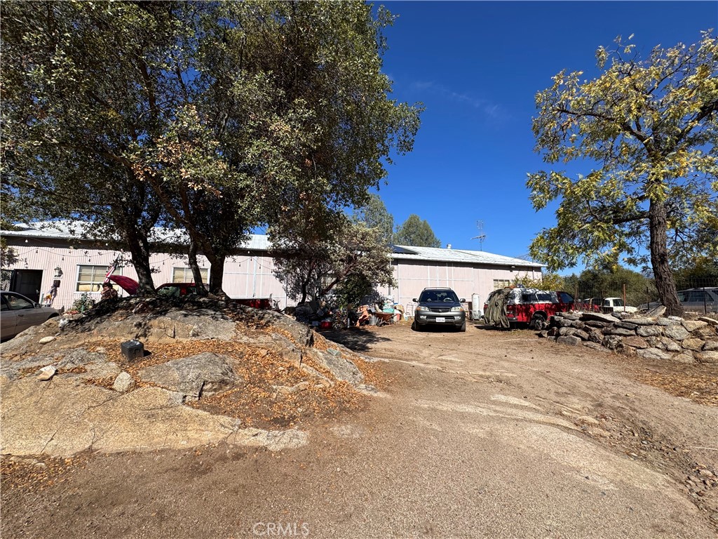 4582 Ashworth Property Photo 7