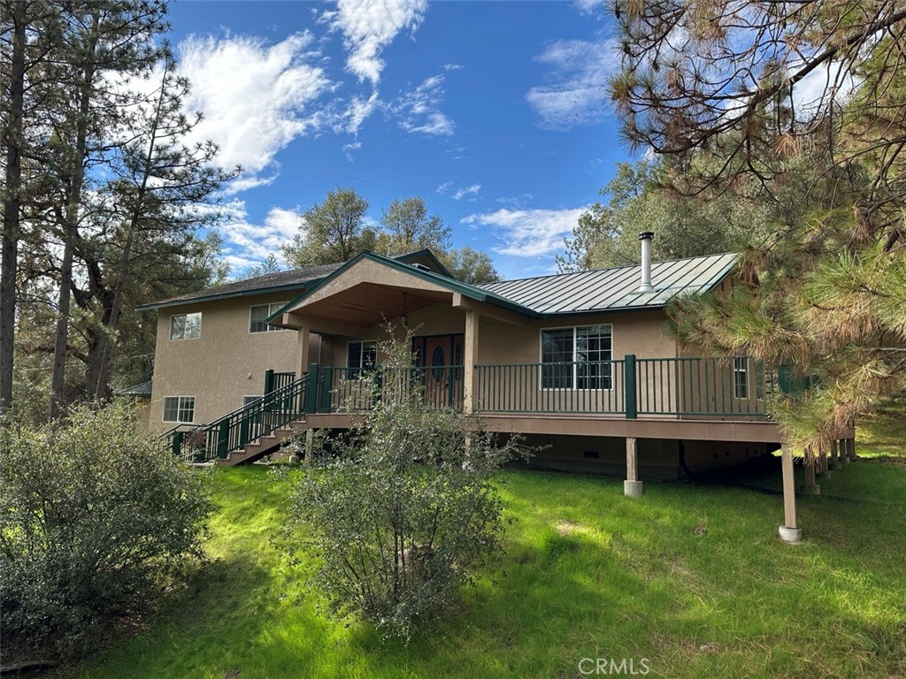 4965 Peak View Road Property Photo 2