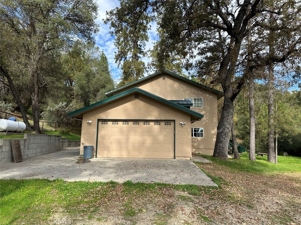 4965 Peak View Road Property Photo 8